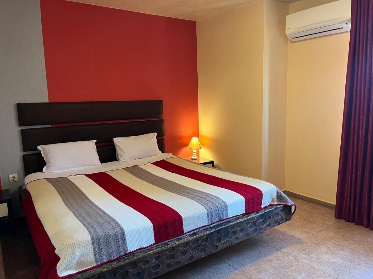 Family Hotel Bunara Брестник Экстерьер фото