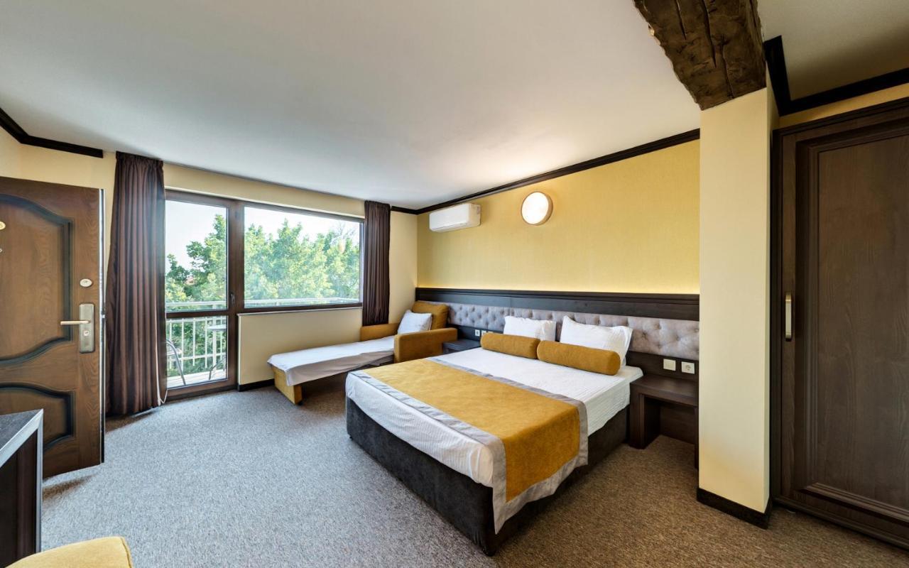 Family Hotel Bunara Брестник Экстерьер фото