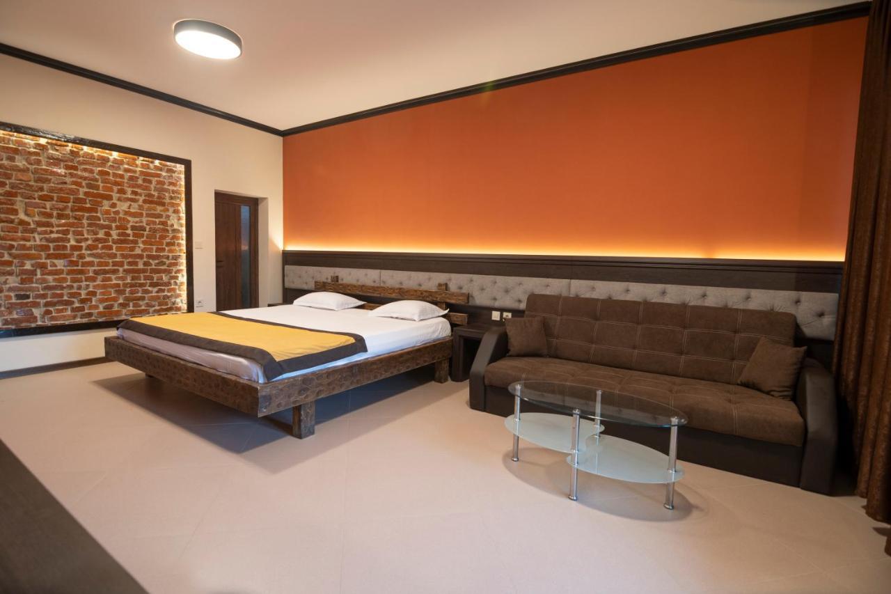 Family Hotel Bunara Брестник Экстерьер фото
