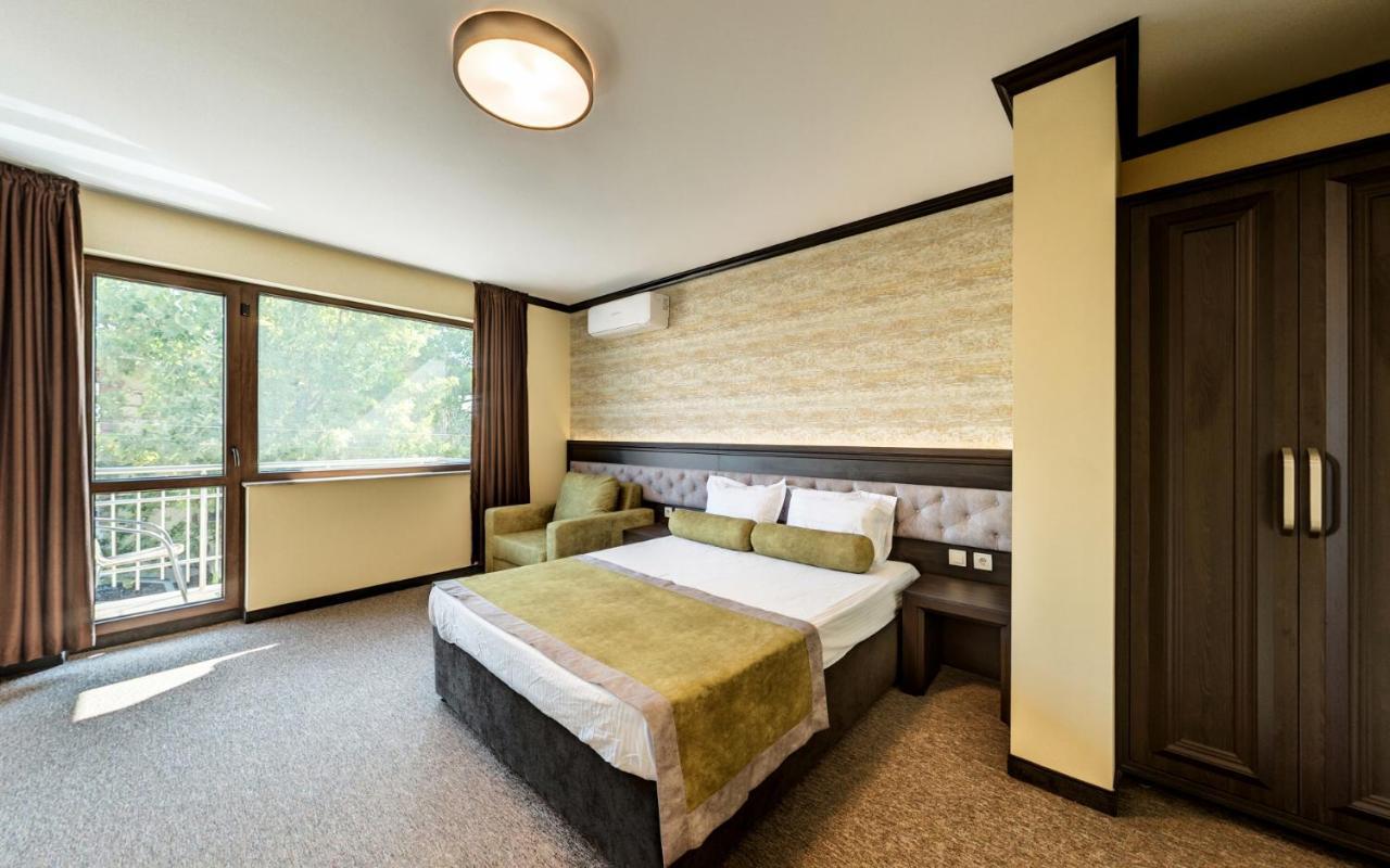 Family Hotel Bunara Брестник Экстерьер фото