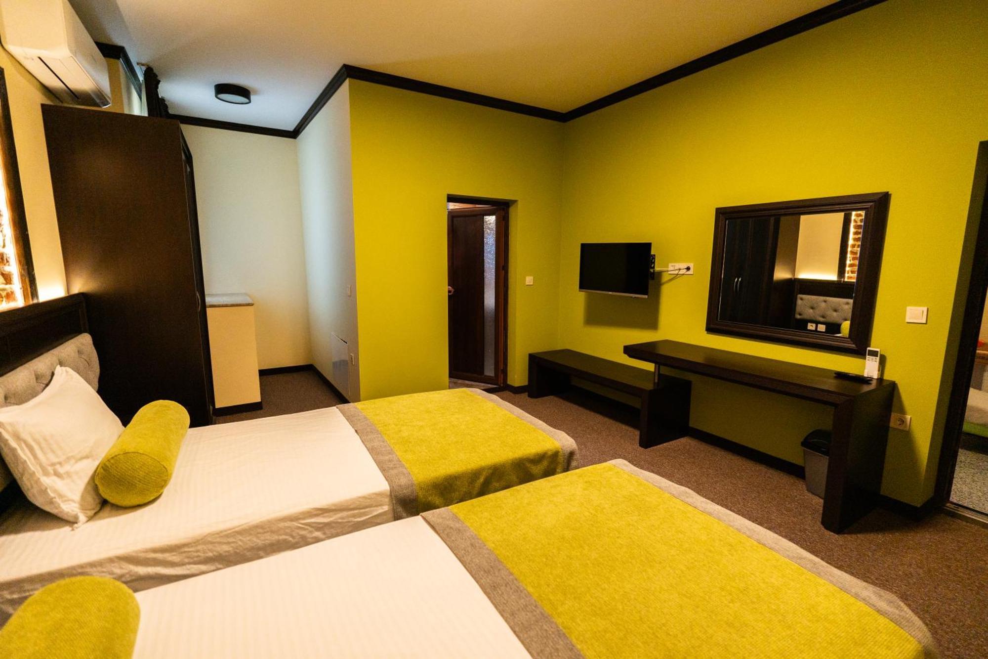 Family Hotel Bunara Брестник Экстерьер фото