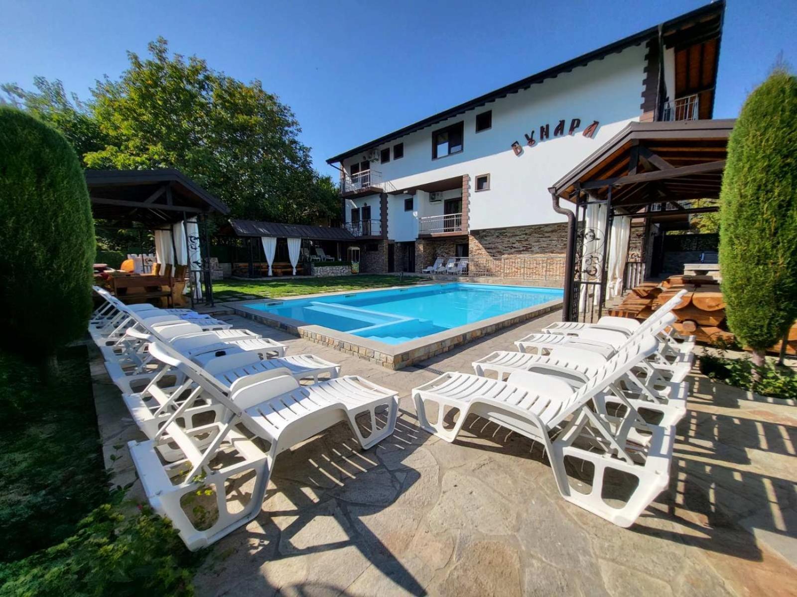Family Hotel Bunara Брестник Экстерьер фото